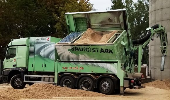 Kanal- und Rohrreinigung Bad Füssing - Saugarbeiten
