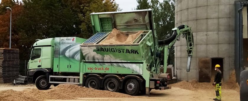 Kanal- und Rohrreinigung Bad Füssing - Saugarbeiten